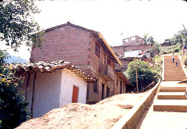 Escaleras de acceso a las viviendas del barrio Villatina
CEHAP-1987
Palabras clave: CALLES VILLATINA ESCALAS