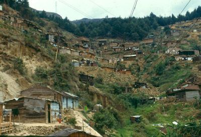 Proceso de invasion y loteo de barrio en Medellin
CEHAP-1987
Palabras clave: INVASIONES VILLATINA