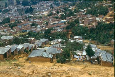 Proceso de invasion de barrio en Medellin
CEHAP-1987
Palabras clave: INVASIONES VILLATINA