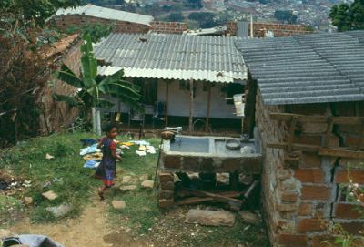 Parte trasera de vivienda
CEHAP-1987
Palabras clave: PATIO VIVIENDA