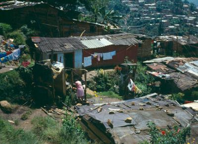 Ranchos en madera y carton en Villatina
CEHAP, 1987
Palabras clave: RANCHO VILLATINA