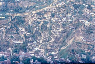Vista aerea del Barrio Villatina
CEHAP, 1987
Palabras clave: VILLATINA INVASIONES MEDELLIN