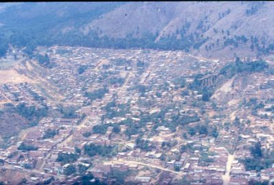 Vista aerea del Barrio Villatina, 1987
CEHAP, 1987
Palabras clave: VILLATINA BARRIOS MEDELLIN