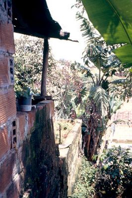 Lado posterior de vivienda
CEHAP 1987
Palabras clave: VIVIENDA VILLATINA