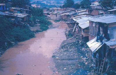 Viviendas al borde de la quebrada La Iguana en alto riesgo de inundacion
cehap-1987, AT-PHP
Palabras clave: DESASTRES LA IGUANA QUEBRADAS ZONAS DE RIESGO