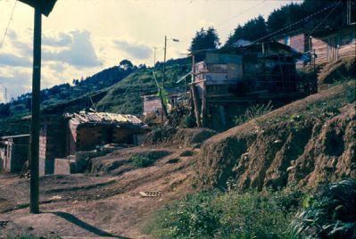 Zona de invasion en el barrio Ocho de Marzo
CEHAP, 1987, AT-PHP
Palabras clave: BARRIO OCHO DE MARZO INVASIONES MEDELLIN