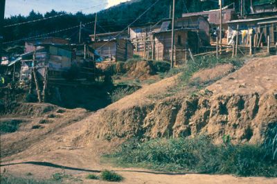 Ranchos en ladera en Zona de invasion en el barrio Ocho de Marzo
CEHAP, AT-PHP, 1987
Palabras clave: RANCHOS OCHO DE MARZO INVASIONES ZONAS DE RIESGO