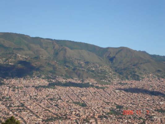 Panoramica de la zona Nororiental de Medellin
Cehap, 2005
Palabras clave: MEDELLIN PANORAMICAS