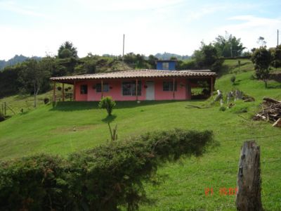 Vivienda campestre en el Corregimiento de Santa Elena
2005
Palabras clave: SANTA ELENA
