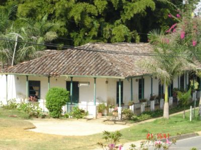 Vivienda tipica campesina con corredor y techo en teja de barro cocido
2005
Palabras clave: VIVIENDA RURAL SANTA ELENA VIVIENDA TRADICIONAL