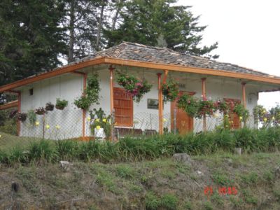 Fachada de Vivienda campesina en Santa Elena
2005
Palabras clave: VIVIENDA RURAL SANTA ELENA