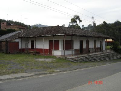 Vivienda campestre sobre via principal en Santa Elena
2005
Palabras clave: VIVIENDA RURAL SANTA ELENA