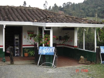 Fachada principal de Fonda del Corregimiento de Santa Elena
2005
Palabras clave: SANTA ELENA