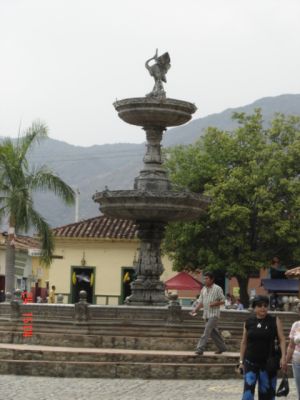 Fuente ubicada en el Parque Principal de Santafe Antioquia
2005
Palabras clave: ESPACIO PUBLICO SANTAFE DE ANTIOQUIA