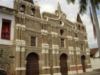 Fachada exterior del Templo Santa Barbara en Santa fe Antioquia
2005
Palabras clave: IGLESIAS SANTAFE DE ANTIOQUIA