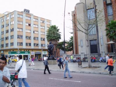 Avenida de Greiff al frente de la Plaza de Botero
2004
Palabras clave: PLAZA BOTERO CENTRO MEDELLIN