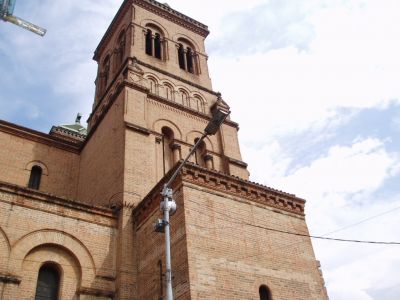 Parte superior del costado frontal de la Iglesia de la Catedral Metropolitana
2005
Palabras clave: IGLESIAS MEDELLIN