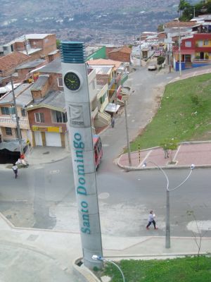 Vista desde el aire de la Estacion Santo Domingo del Metrocable
Johnson Lopez, 2005
Palabras clave: TRANSPORTE MEDELLIN