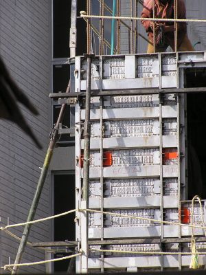 Proceso de construccion del Edificio Prado de Villanueva con muros estructurales
2004, Cehap (Luis Fernando González)
Palabras clave: CONSTRUCCION VIS MEDELLIN VIVIENDA EN ALTURA