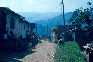 Sendero de viviendas Los Caunces
Cehap 1982




Palabras clave: BARRIOS POPULARES LOS CAUNCES MEDELLIN CALLES