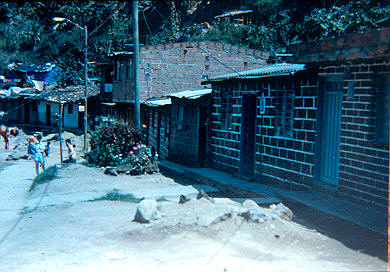 Fachadas de viviendas barrio Los Caunces
Cehap 1982



Palabras clave: BARRIOS POPULARES LOS CAUNCES MEDELLIN