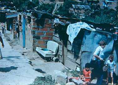 Fachada de Viviendas subnormales Los Caunces
Cehap 1982




Palabras clave: BARRIO LOS CAUNCES TUGURIOS MEDELLIN