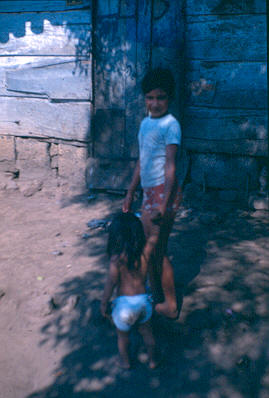 Nios habitantes de viviendas subnormales Barrio Managua Nicaragua
1982




Palabras clave: BARRIO MANAGUA NICARAGUA