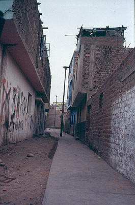 Viviendas en callejon Distrito San Martin de Porres, Lima
CIPUR, 1983




Palabras clave: BARRIO LIMA INQUILINATOS