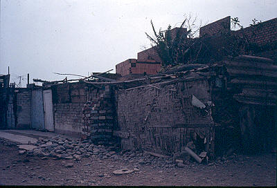Fachada de vivienda subnormal en el Distrito San Martin de Porres, Lima
1983




Palabras clave: BARRIO SAN MARTIN LIMA