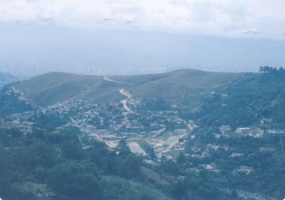 Vista general Barrio Fuente clara - blanquizal (la iguana) en 1988
Cehap 1988




Palabras clave: ZONA DE RIESGO BARRIO LA IGUANA