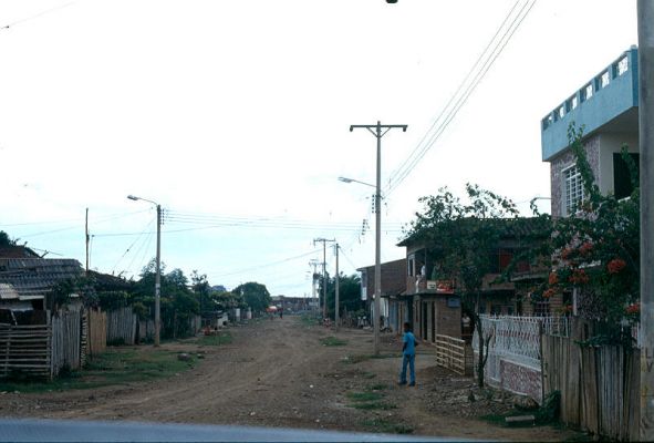 Calle sin pavimentar, Barrios de Cali
CEHAP 1983




Palabras clave: BARRIOS CALI