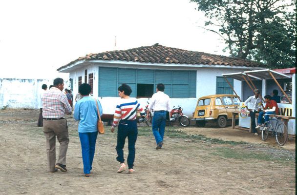 Habitantes, barrios de Cali
CEHAP 1983




Palabras clave: BARRIOS CALI