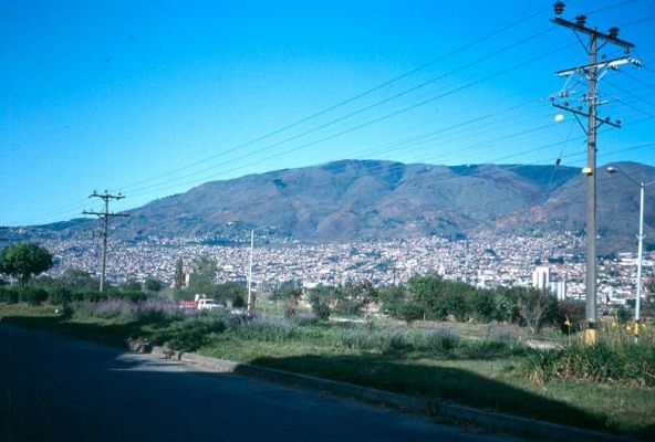 Panoramica barrios comuna Nororiental
CEHAP 1982
Palabras clave: BARRIO COMUNA NORORIENTAL