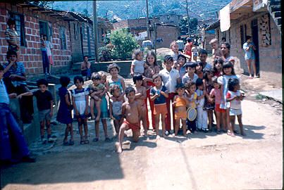 Ninos habitatntes del Barrio Los Caunces
Cehap 1982




Palabras clave: BARRIO LOS CAUNCES MEDELLIN