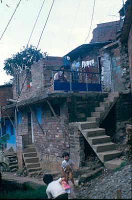 Vivienda de dos plantas en obra negra Los Caunces 
Cehap 1982




Palabras clave: BARRIO LOS CAUNCES MEDELLIN