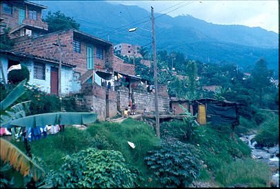 Viviendas frente a la quebrada Los Caunces
Cehap 1982




Palabras clave: BARRIO LOS CAUNCES MEDELLIN