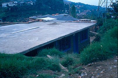 Terraza de vivienda subnormal Los Caunces 
Cehap 1982




Palabras clave: BARRIO LOS CAUNCES MEDELLIN