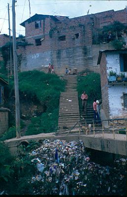 Mala administración de los desechos sólidos, barrio Los Caunces de Medellín
CEHAP 1982




Palabras clave: BARRIO LOS CAUNCES MEDELLIN