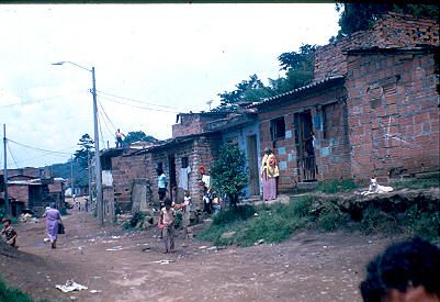 Vias de acceso sin pavimentar en el barrio Los Caunces
Cehap 1982




Palabras clave: BARRIO LOS CAUNCES CALLES MEDELLIN