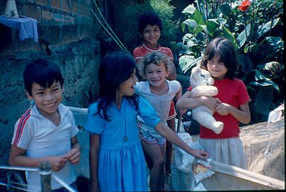 Ninos habitantes del barrio Los Caunce
CEHAP 1982




Palabras clave: BARRIO LOS CAUNCES MEDELLIN