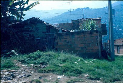 Vivienda construida con material reciclable Los Caunces
Cehap 1982




Palabras clave: BARRIO LOS CAUNCES MEDELLIN