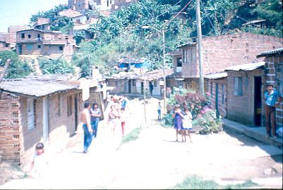 Gente en la calle Los Caunces
Cehap 1982




Palabras clave: BARRIO LOS CAUNCES MEDELLIN
