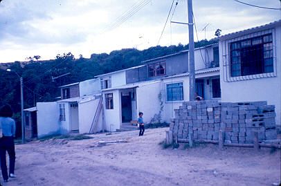 Construcción de viviendas. Prefabricación Pereira. Organización de destechados Camilo Torres
Carlos Henao 1982 




Palabras clave: PREFABRICACION PEREIRA ORGANIZACION DE DESTECHADOS CAMILO TORRES
