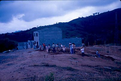 Construcion de cepas para viviendas
Carlos Henao 1982 




Palabras clave: PREFABRICACION PEREIRA ORGANIZACION DE DESTECHADOS CAMILO TORRES