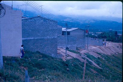Viviendas en construccion. Prefabricacion Pereira organizacion de destechados Camilo Torres
Carlos Henao 1982 




Palabras clave: PREFABRICACION PEREIRA ORGANIZACION DE DESTECHADOS CAMILO TORRES