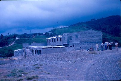 Viviendas en construccion de prefabricacion Pereira organizacion de destechados camilo torres
Carlos Henao 1982 




Palabras clave: PREFABRICACION PEREIRA ORGANIZACION DE DESTECHADOS CAMILO TORRES
