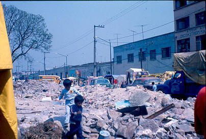 Viviendas demolidas en el BarrioTepito, Mexico
CENVI 1984




Palabras clave: MEXICO