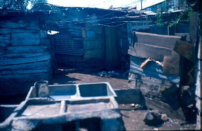 Lavadero de Viviendas subnormales Barrio Managua Nicaragua
1982




Palabras clave: BARRIO MANAGUA NICARAGUA