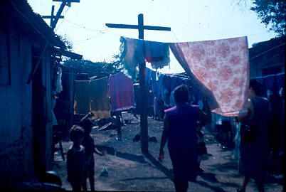 Tendedero de ropa de viviendas subnormales Barrio Managua Nicaragua
1982




Palabras clave: BARRIO MANAGUA NICARAGUA