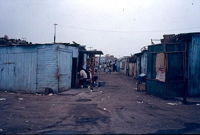Viviendas construidas con material reciclable y madera Barrio San Martin Lima
1983




Palabras clave: BARRIO SAN MARTIN LIMA